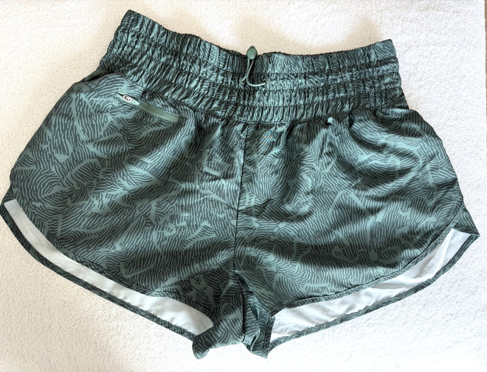 Old Navy Green Extra High-Waisted Dolphin-Hem Run athletic Shorts Women’s Size L
